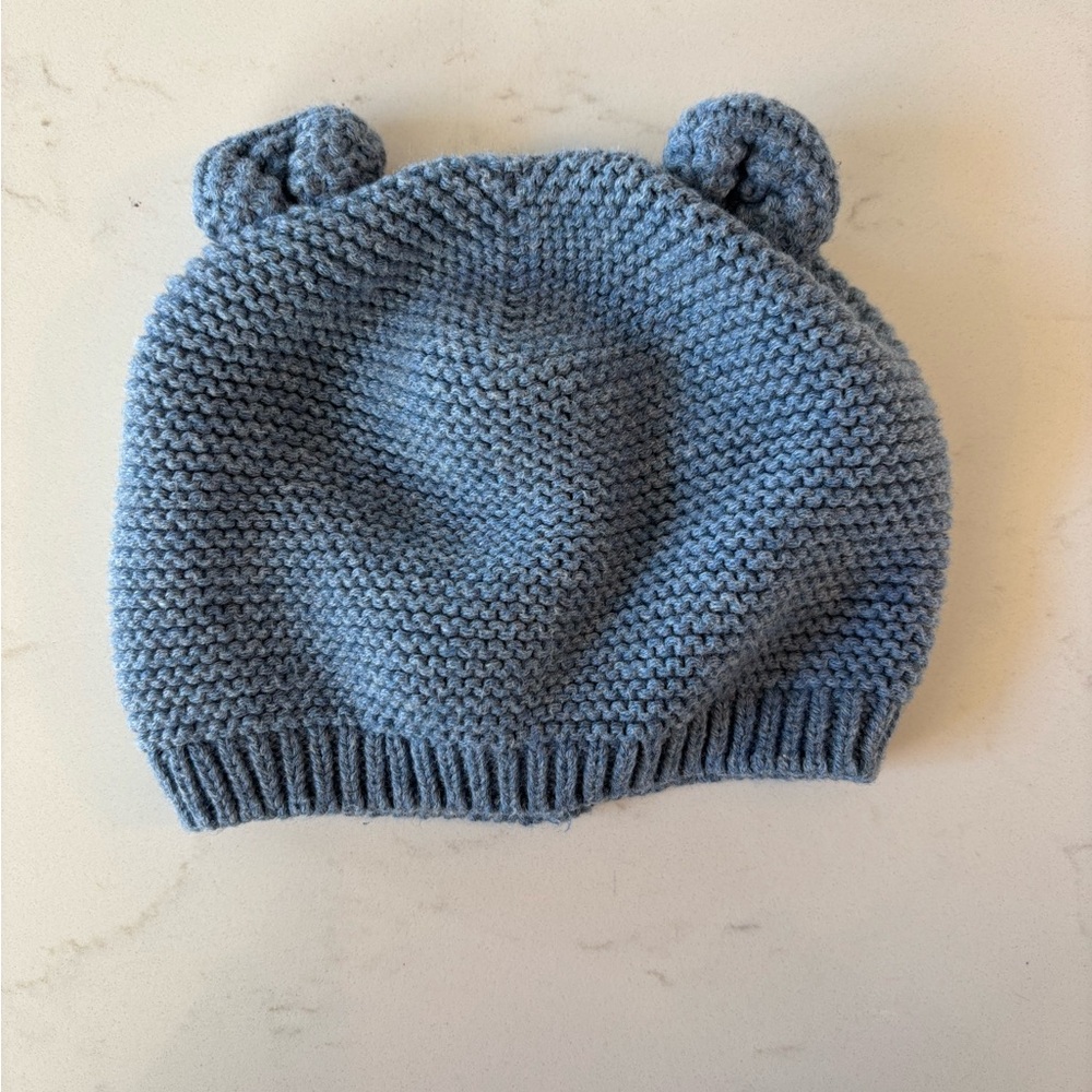 Baby Gap knit hat size 6-12 months
